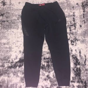 Nike men’s black joggers Size XL